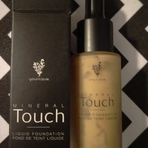 Mineral Touch Liquid Foundation